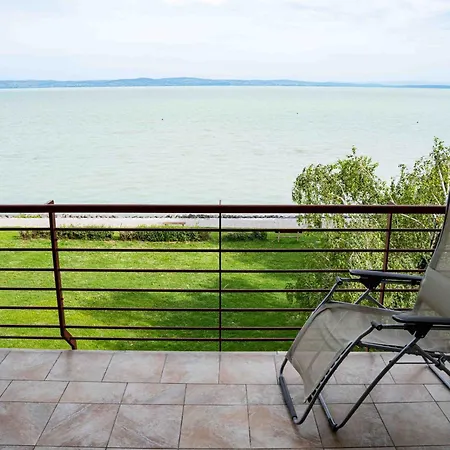 Panorama-balaton 公寓 *